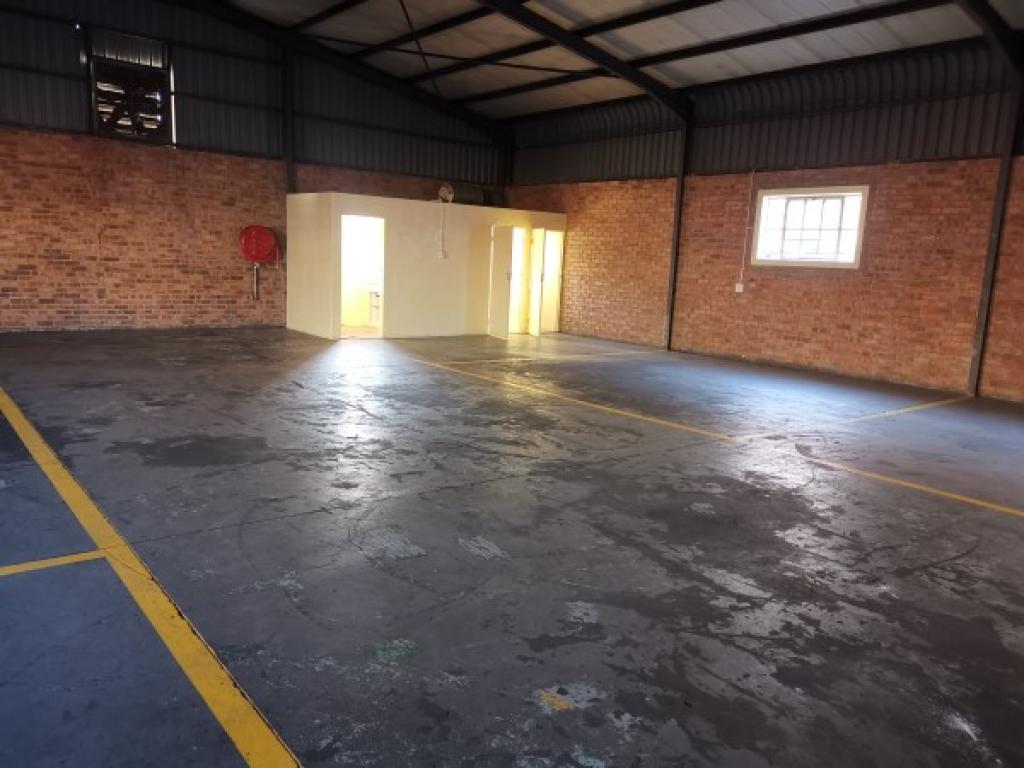 300 m² Factory in Rustenburg Centr... CL5024 Just Property