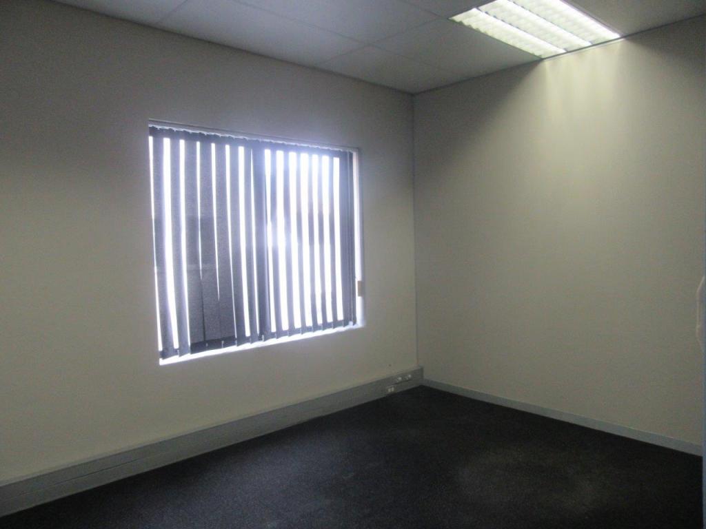 210 m² Office in Port Elizabeth Ce... CL6084 Just Property