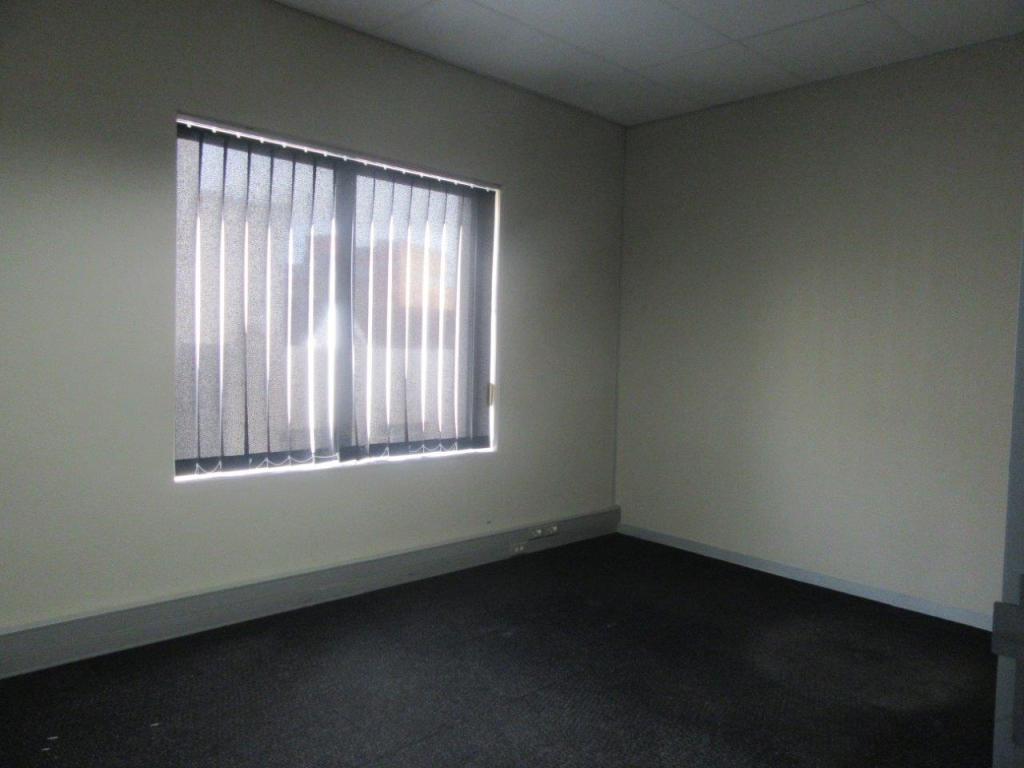 210 m² Office in Port Elizabeth Ce... CL6084 Just Property