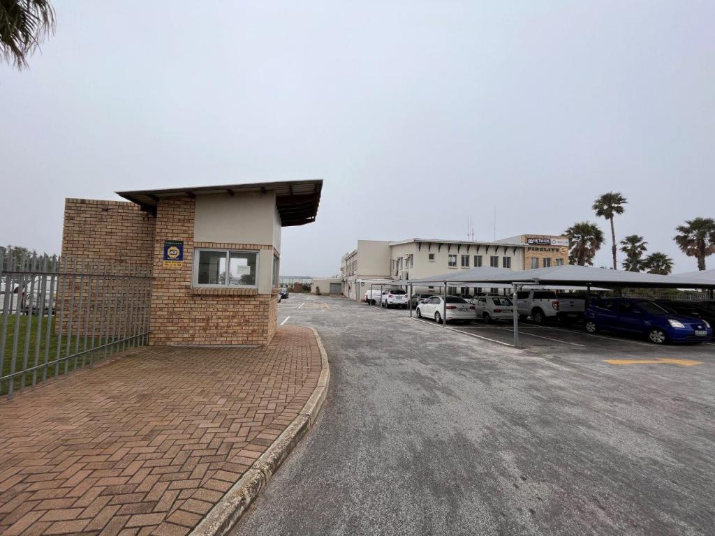 957 m² Office in Fairview, Port El... CL6408 Just Property