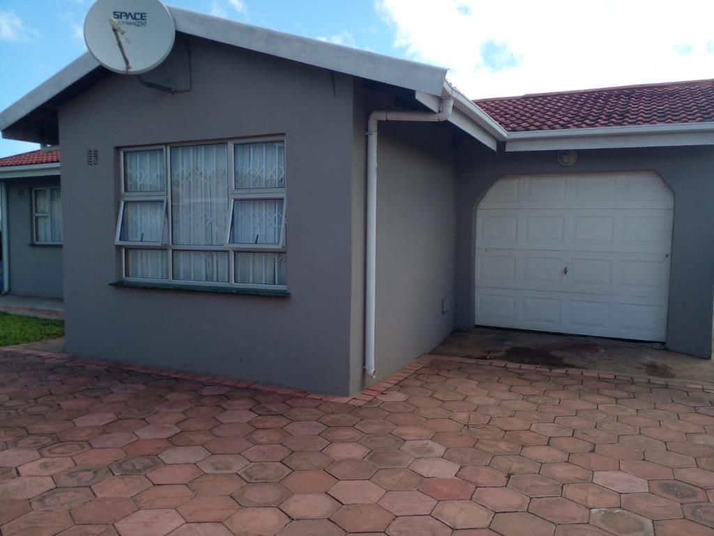 3 Bedroom House in Esikhawini, Esik... RL924181 Just Property