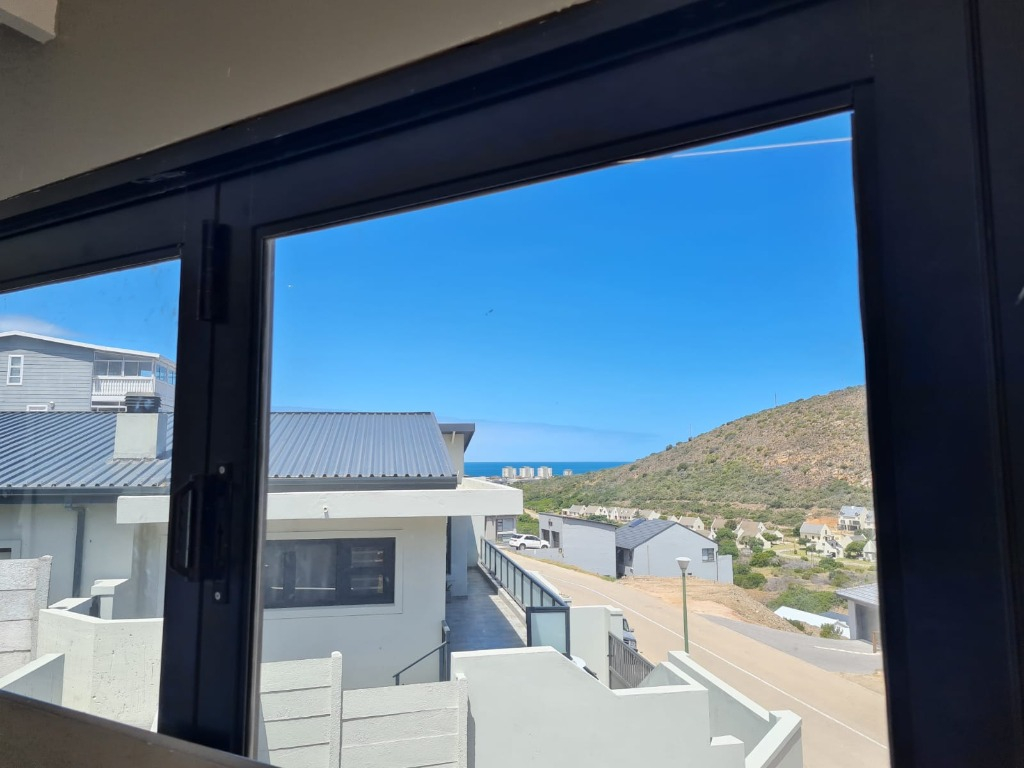 4 Bedroom Duet in Island View, Moss... RL924507 Just Property