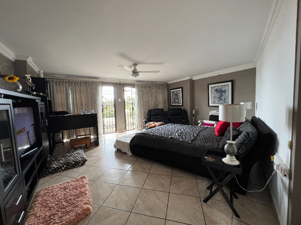 7 Bedroom Lodge in Oslo Beach, Port... RL926062 Just Property