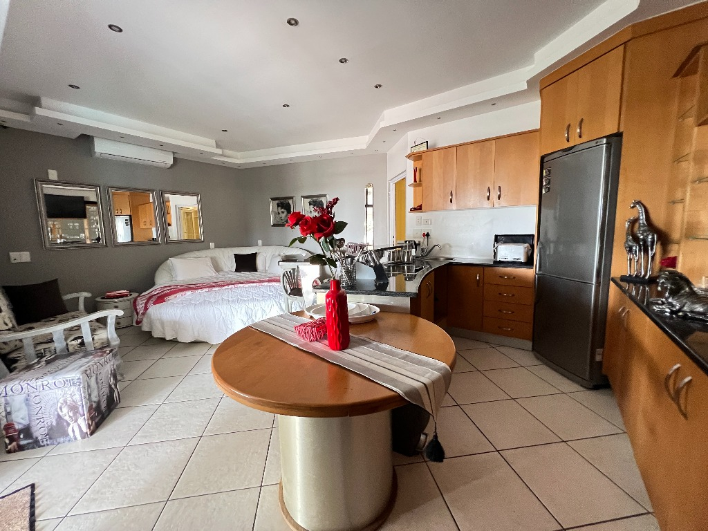 7 Bedroom Lodge in Oslo Beach, Port... RL926062 Just Property