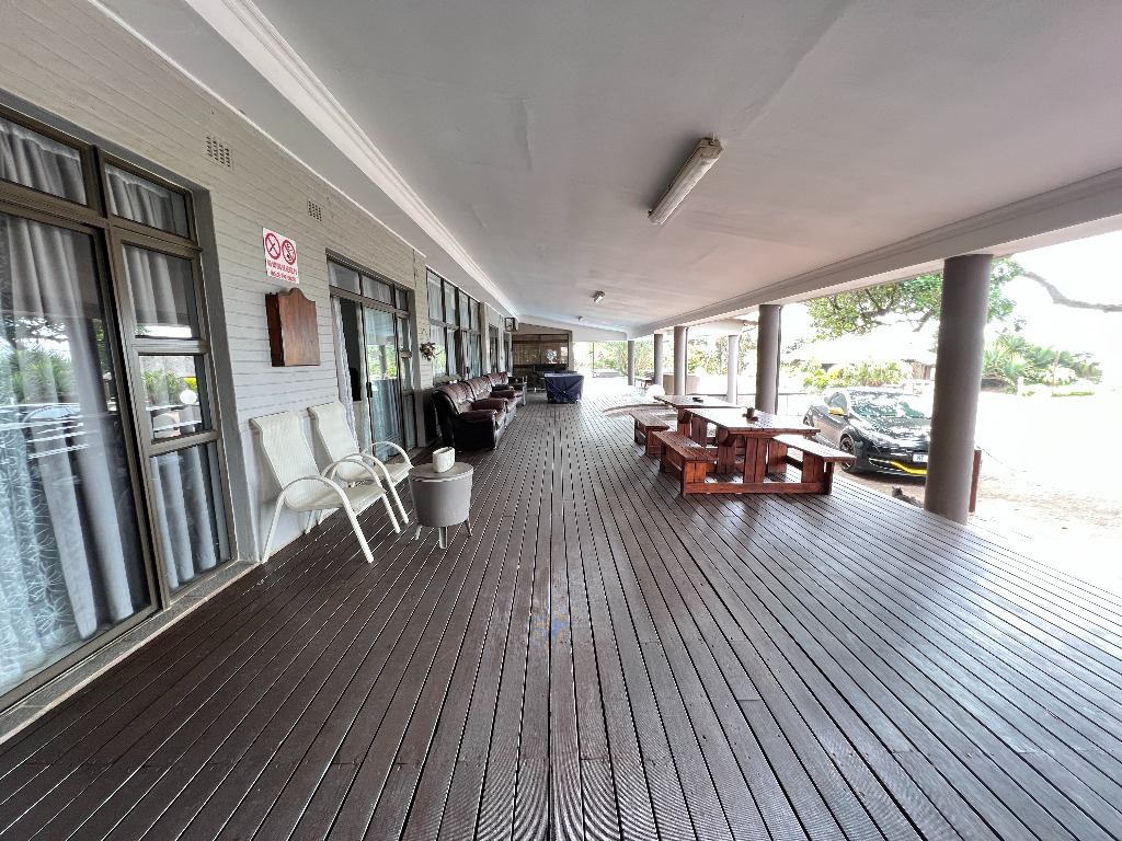 7 Bedroom Lodge in Oslo Beach, Port... RL926062 Just Property