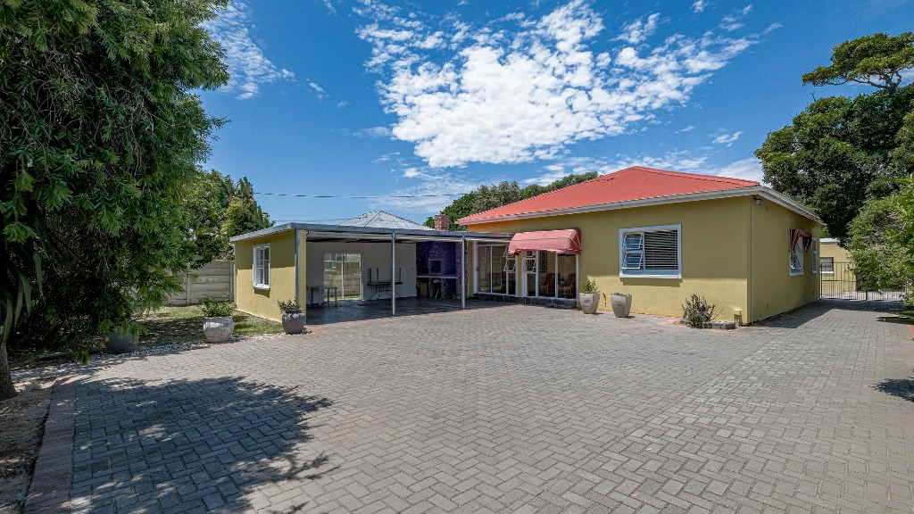 3 Bedroom House in Walmer, Port Eli... RL926297 Just Property