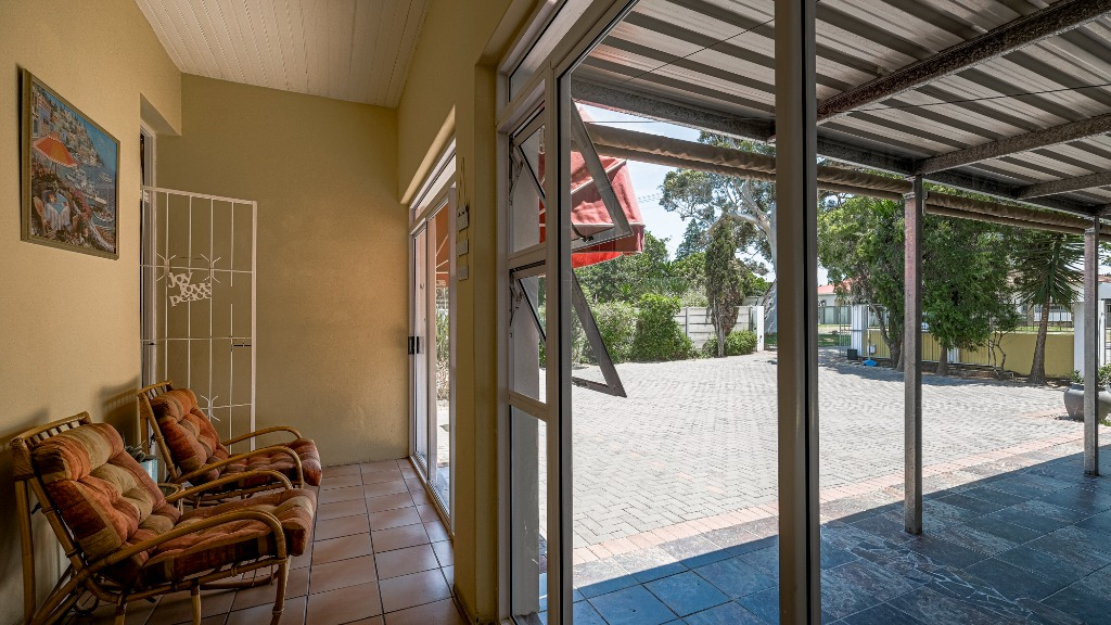 3 Bedroom House in Walmer, Port Eli... RL926297 Just Property