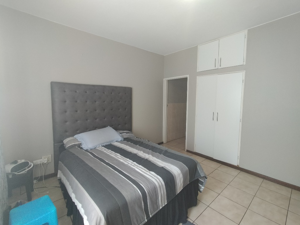 1 Bedroom Apartment in Scottsville,... RL926306 Just Property