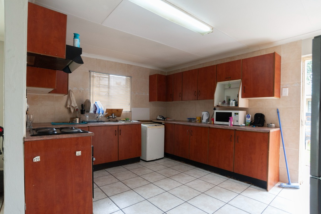 2 Bedroom House in Rensburg, Heidel... RL927884 Just Property