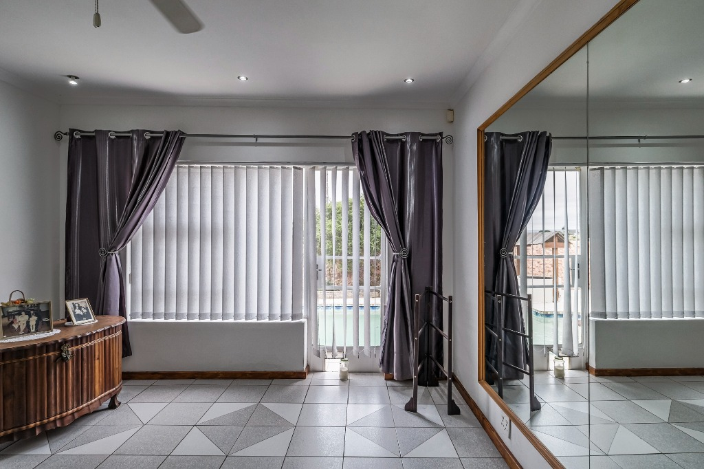 3 Bedroom Freehold in Amsterdamhoek... RL930000 Just Property