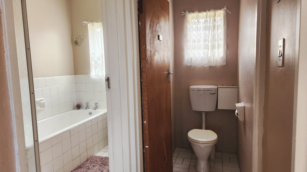 3 Bedroom House in Van Riebeeck Hoo... RL929260 Just Property