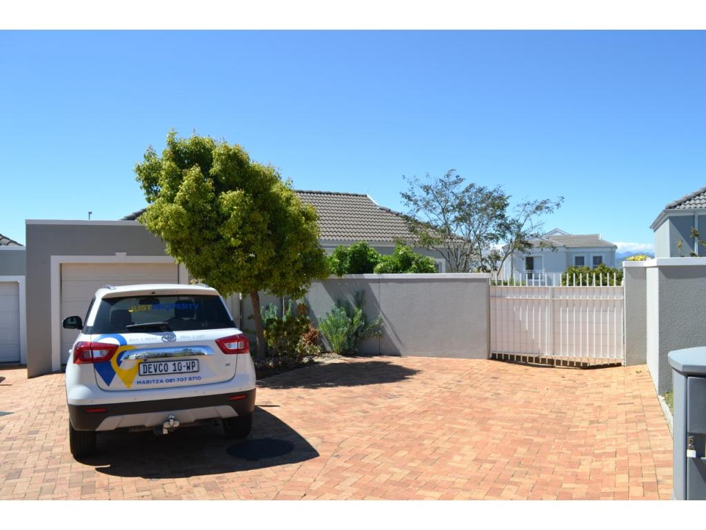 2 Bedroom House in Pinehurst, Durba... RL903180 Just Property