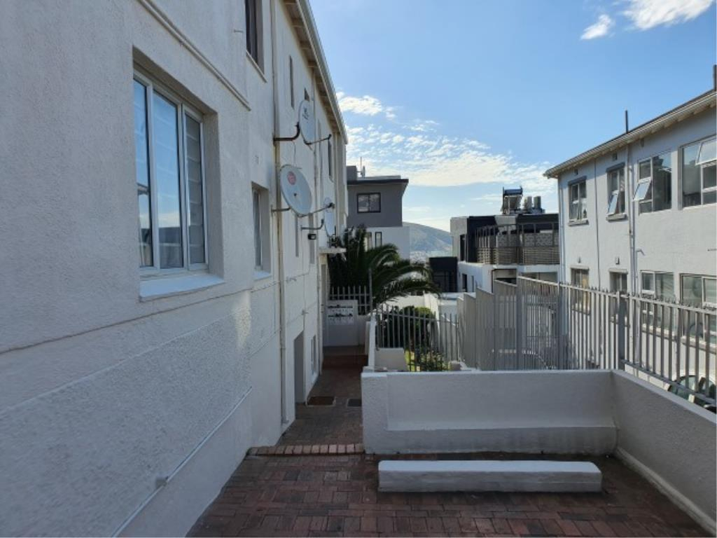 2 Bedroom Apartment in Vredehoek, C... RL895647 Just Property