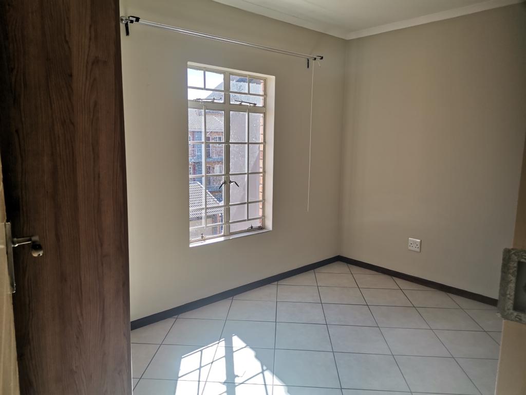 2 Bedroom Apartment in Stone Ridge,... RL897735 Just Property