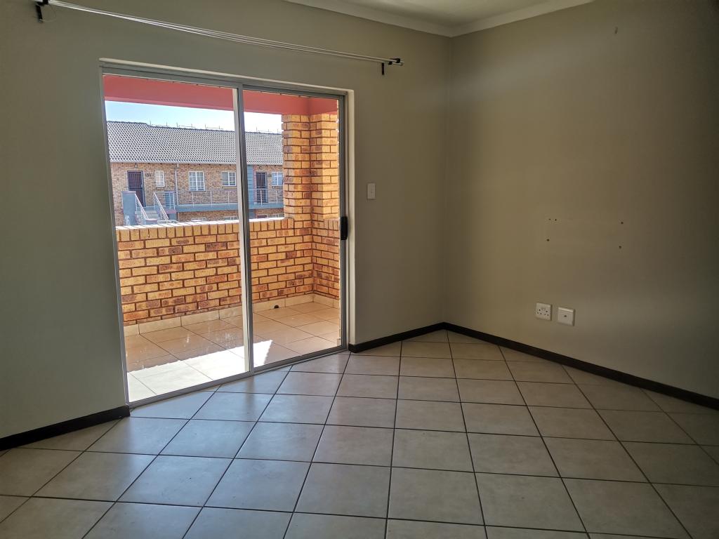 2 Bedroom Apartment in Stone Ridge,... RL897735 Just Property