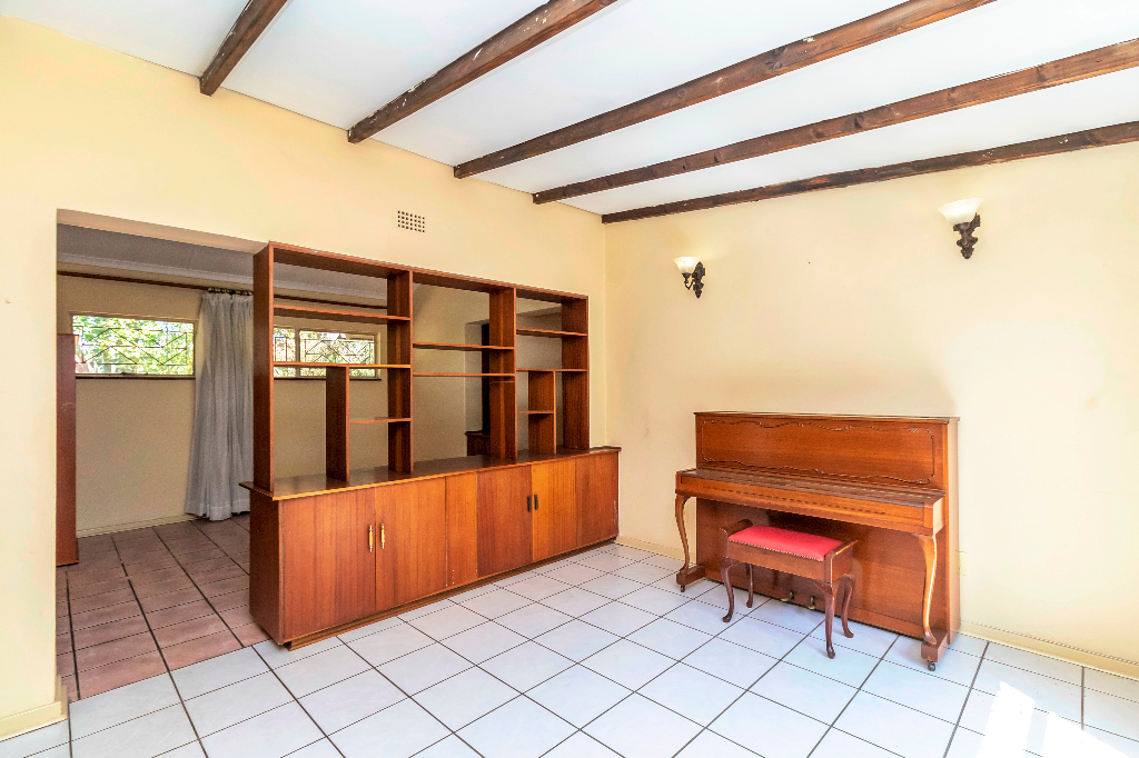 3 Bedroom Freehold in East Town, Jo... RL920623 Just Property