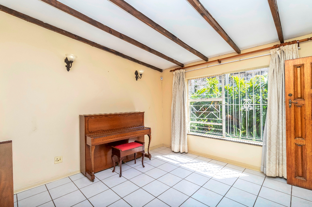 3 Bedroom Freehold in East Town, Jo... RL920623 Just Property