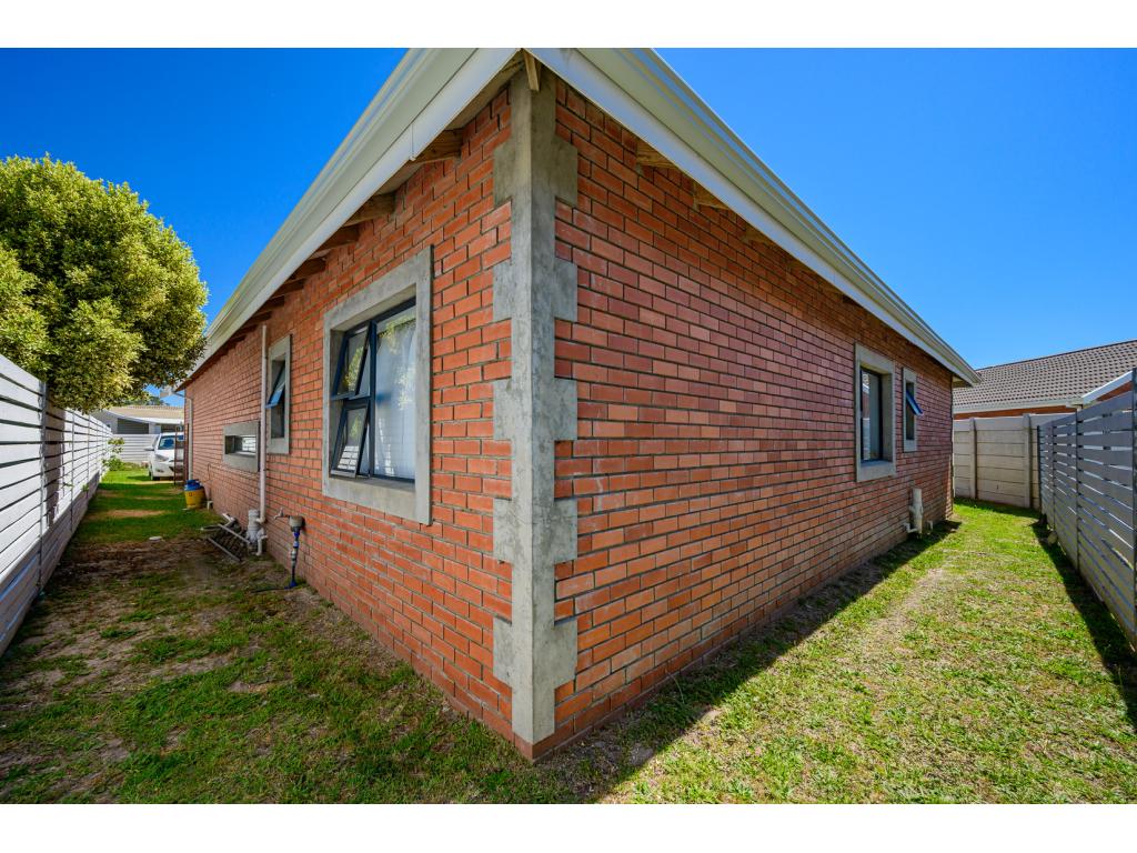 3 Bedroom House in Pinelands, Port RL910114 Just Property