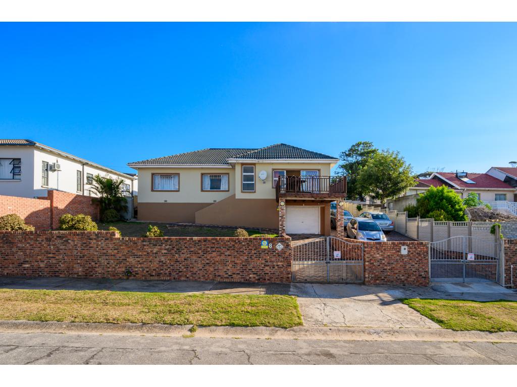 3 Bedroom Freestanding in Adcockval... RL910796 Just Property