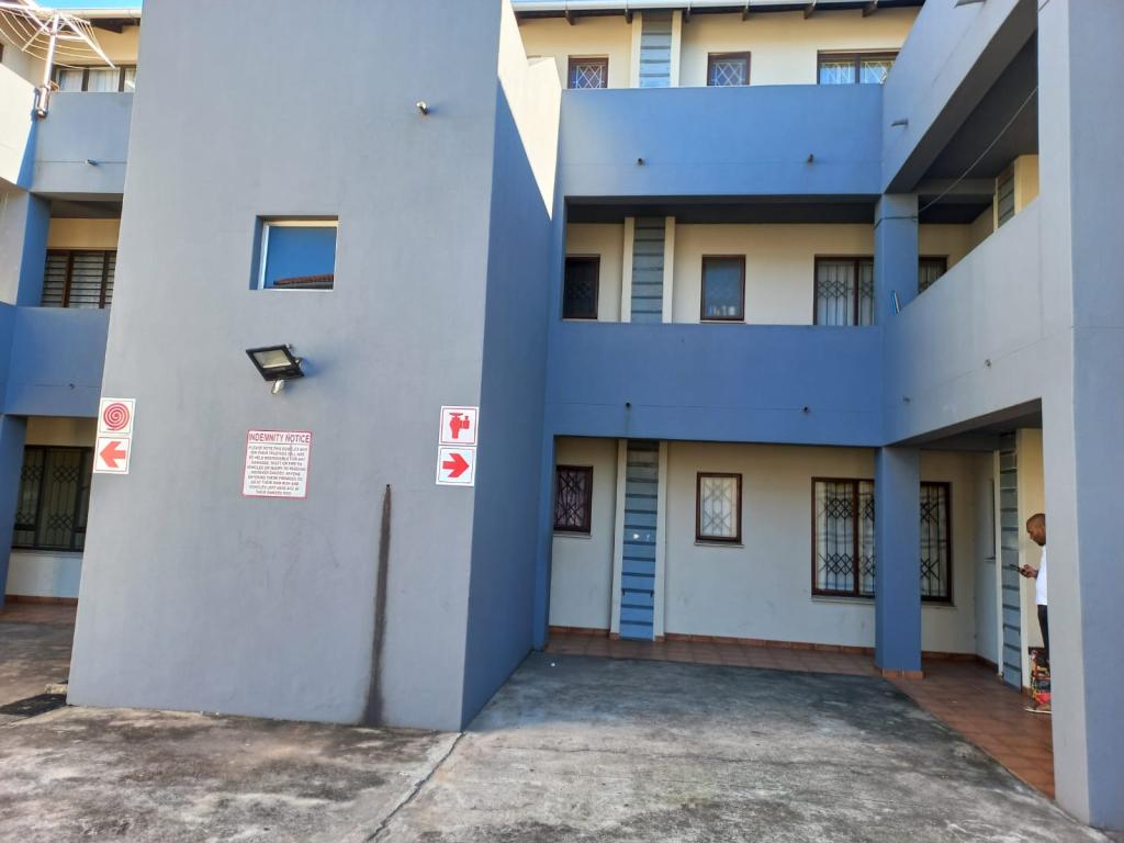 2 Bedroom Flat in Brackenham, Richa... RL914221 Just Property