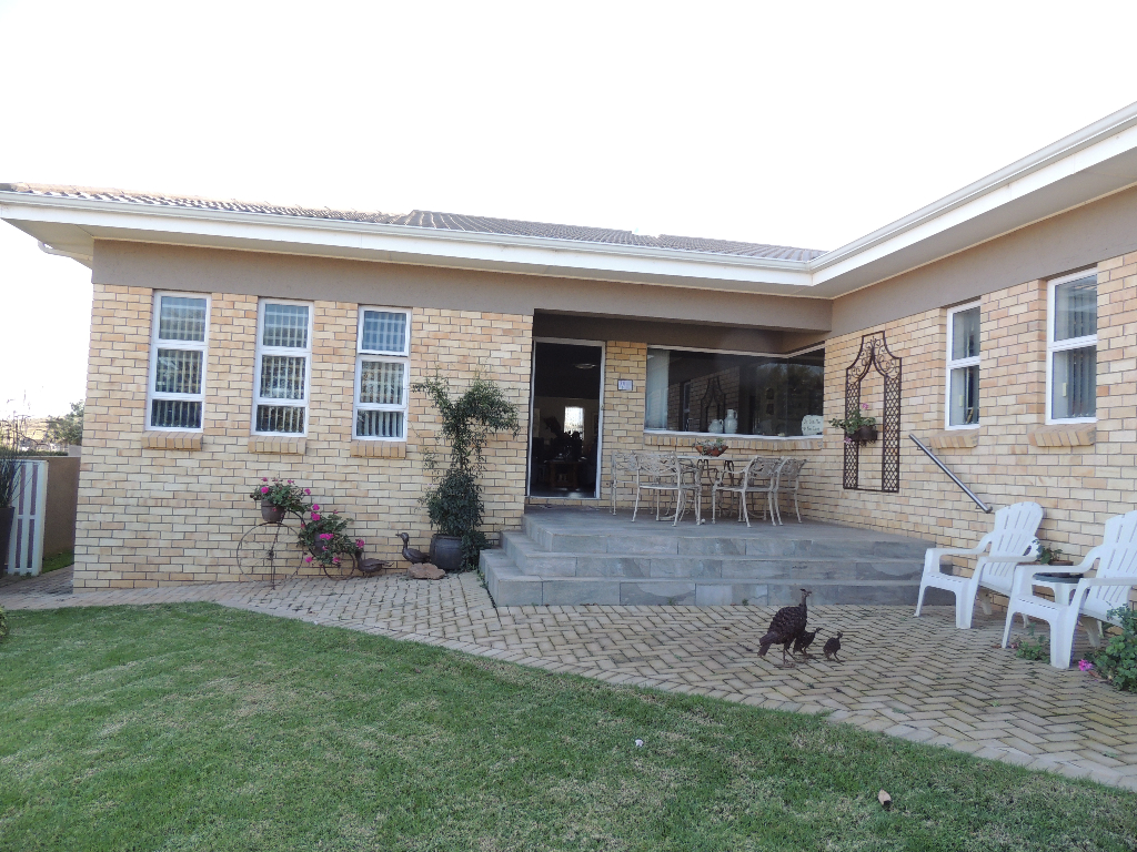 3 Bedroom House in Monte Christo, H... RL917432 Just Property