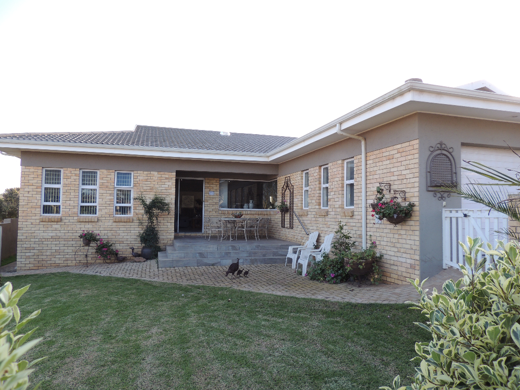 3 Bedroom House in Monte Christo, H... RL917432 Just Property