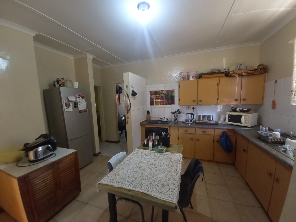 3 Bedroom House in De Beers, Kimber... RL917022 Just Property