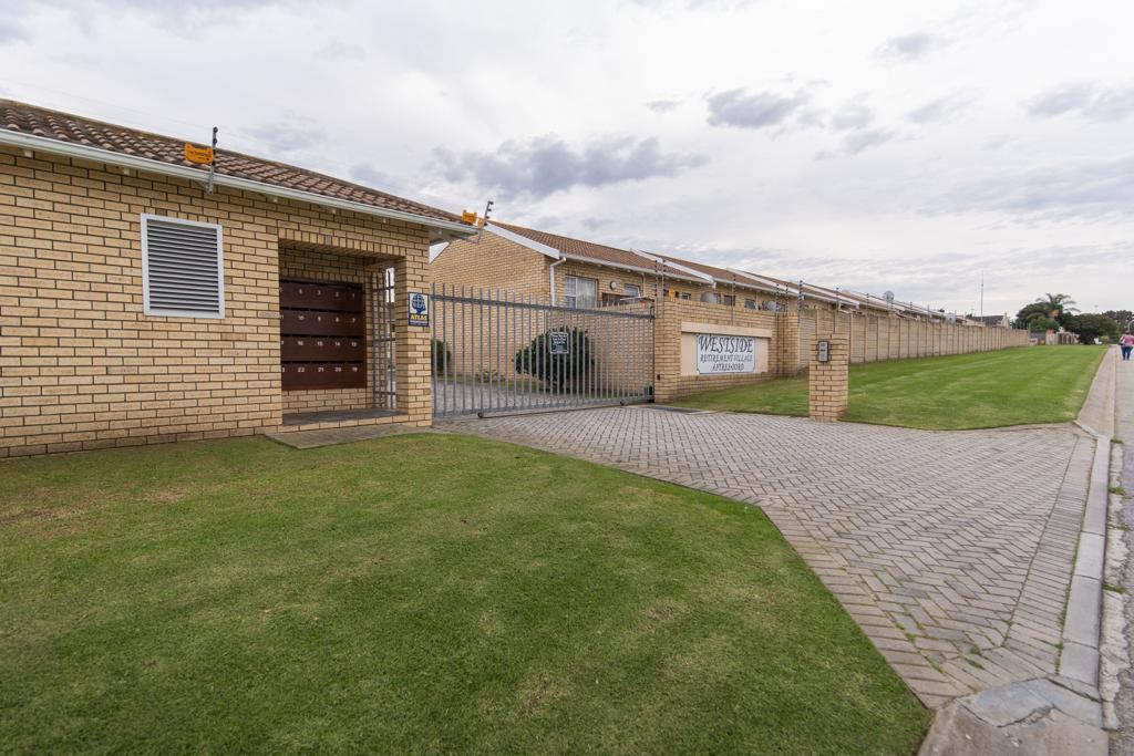 2 Bedroom Townhouse in Kabega, Port... RL920353 Just Property