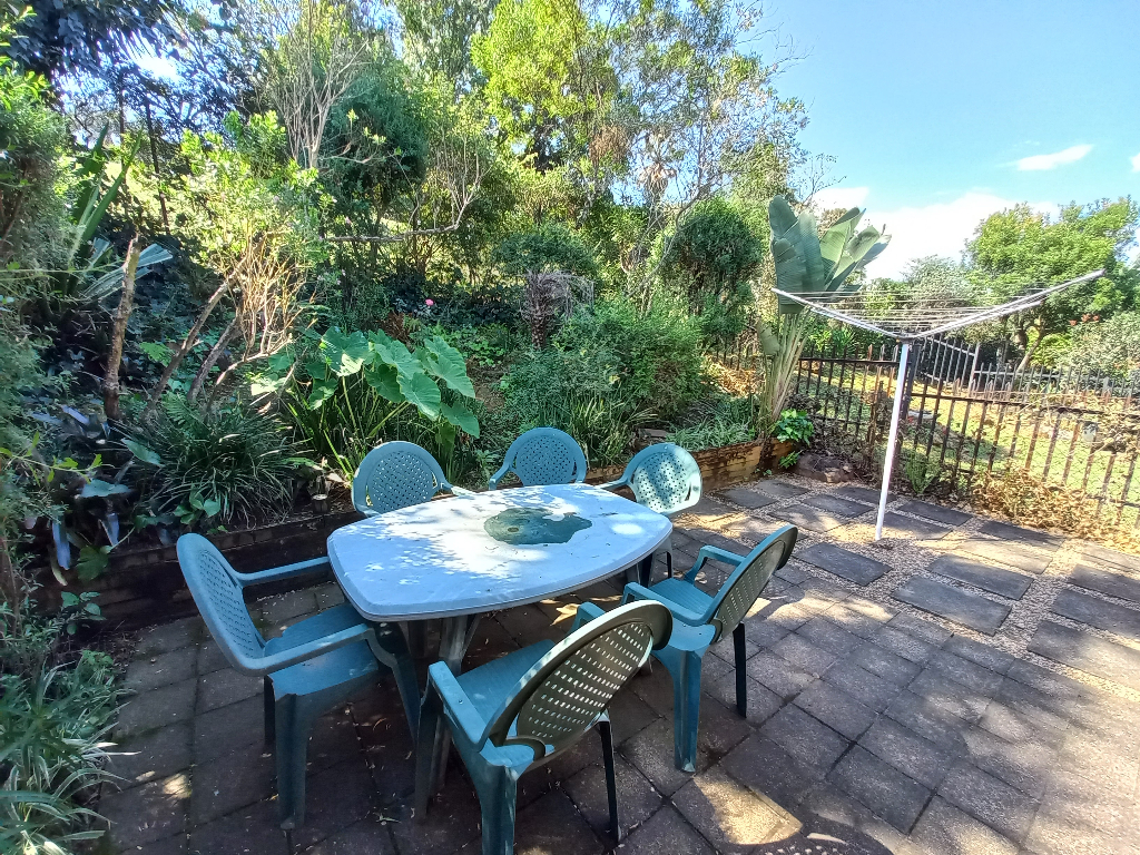 2 Bedroom Apartment in Chase Valley... RL920212 Just Property