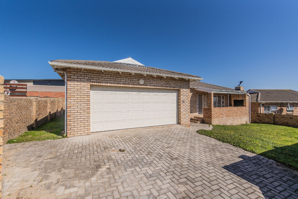 3 Bedroom Freehold in Lorraine, Por... RL921009 Just Property